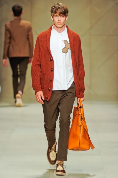Look 28